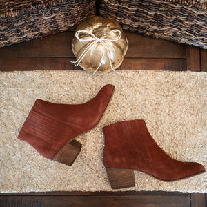 *NEW IN BOX* Dolce Vita Iona Ankle Booties 9.5